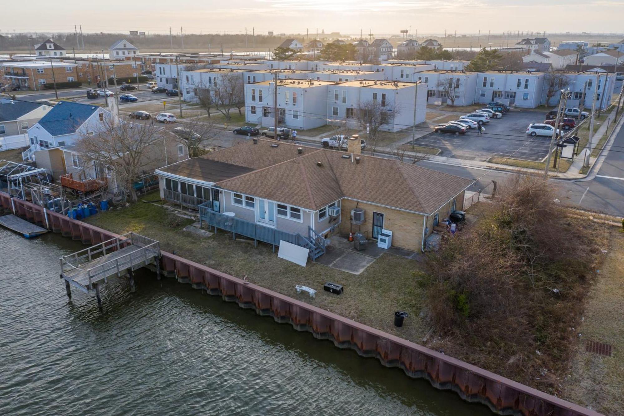 Spacious Waterfront Atlantic City Living With Rec Room Exterior photo